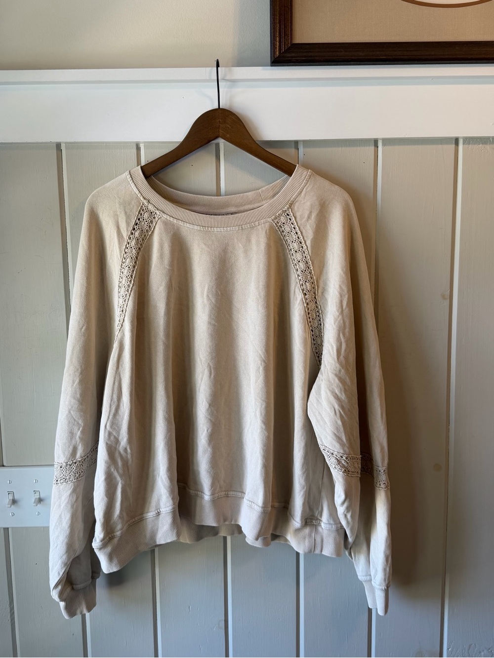 NWT Universal Thread Cream Tan Crew-Neck Sweatshirt w/ Lace Details, Size XL